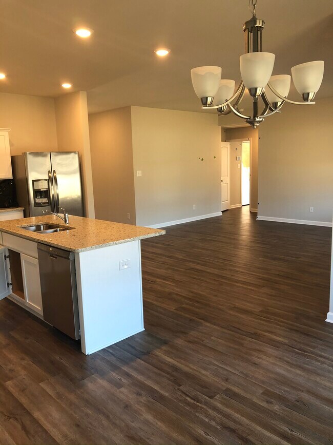Building Photo - 75721 Rickelin Dr