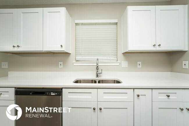 Building Photo - 2729 Maple Grove Dr