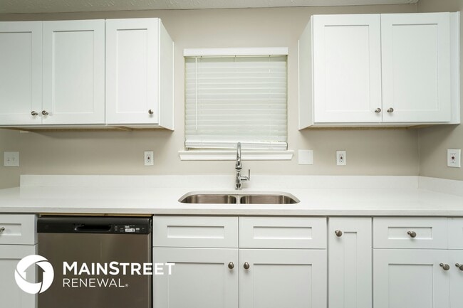 Foto del edificio - 2729 Maple Grove Dr