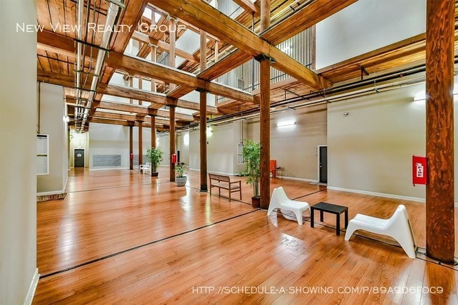 Building Photo - 201-315 S Hoskins Rd