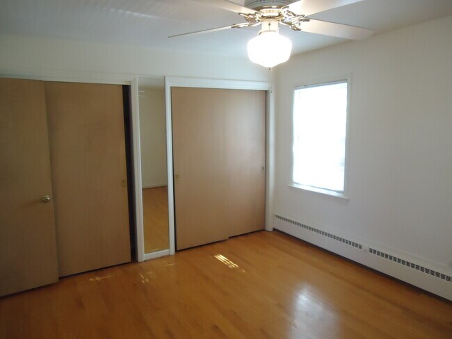 Building Photo - 5340 N Rockwell St