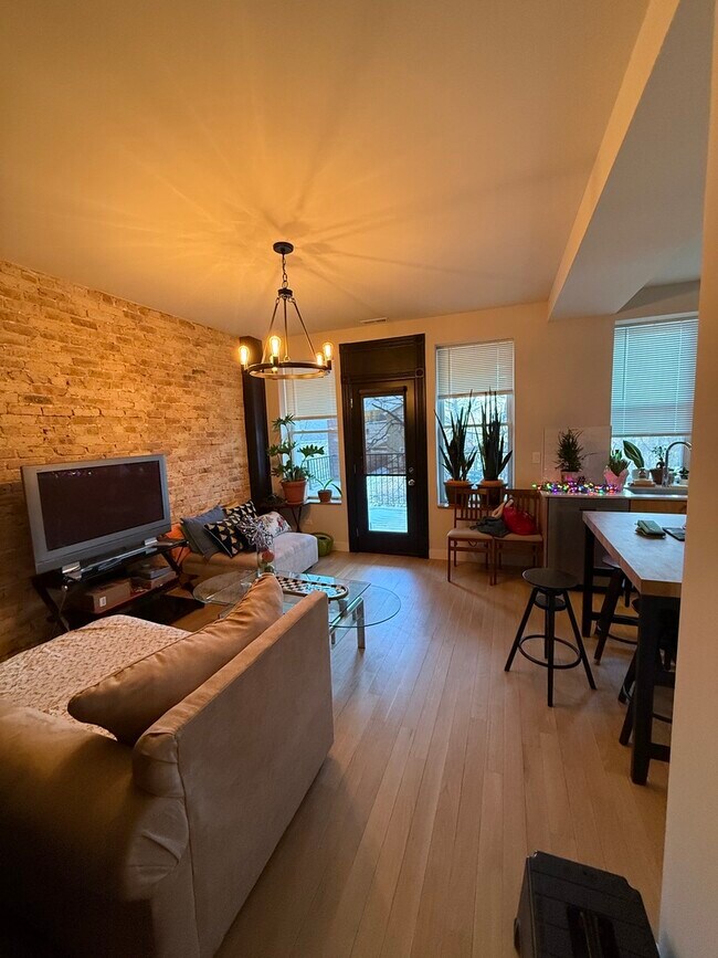 Foto del edificio - 927 N Mozart St