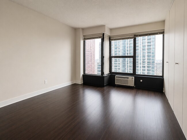 Foto del edificio - 30 E Huron St