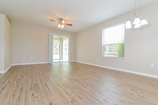 Foto del edificio - 531 Bluff Pass Dr