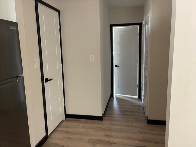 Building Photo - 800 S 2nd St