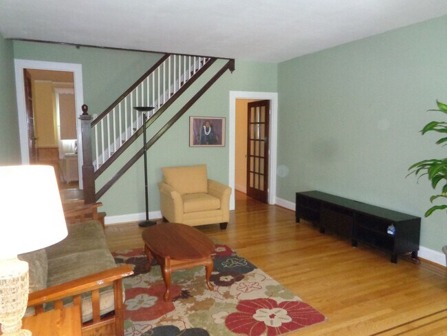 Building Photo - 310 Drew St