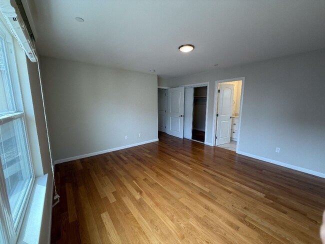 Building Photo - 938 Kearney St
