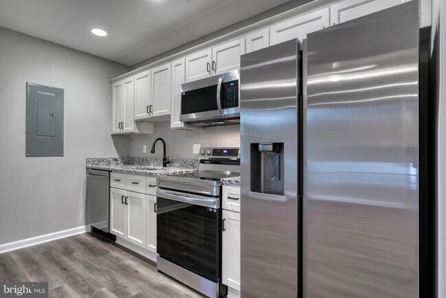 Foto del edificio - 6722 Brentwood Ave