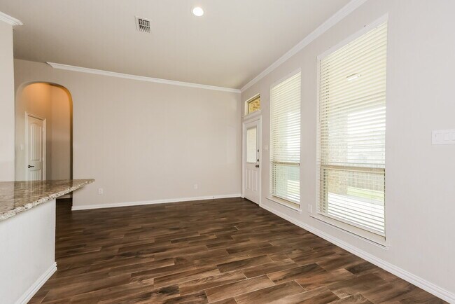 Foto del edificio - 421 Noble Nest Dr
