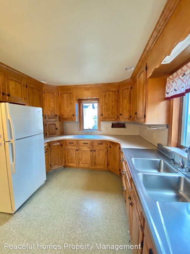 Foto del edificio - 4 br, 3 bath House - 982 Colebrook Rd