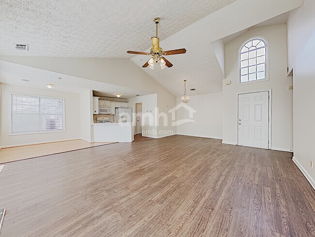 Foto del edificio - 740 Chatham Park Dr