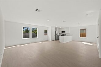 Building Photo - 3094 Mallorca Dr