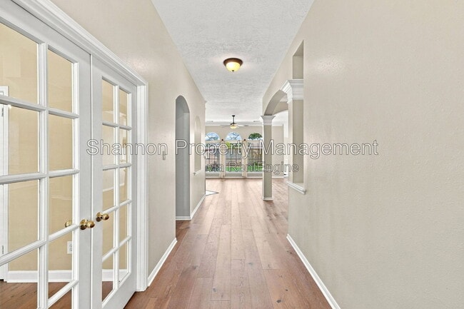 Building Photo - 22918 Red River Dr