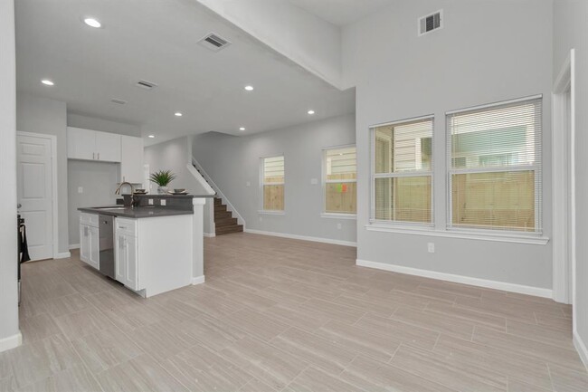 Foto del edificio - 4418 Elmwood St