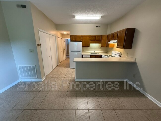 Building Photo - 420 W Jackson Blvd
