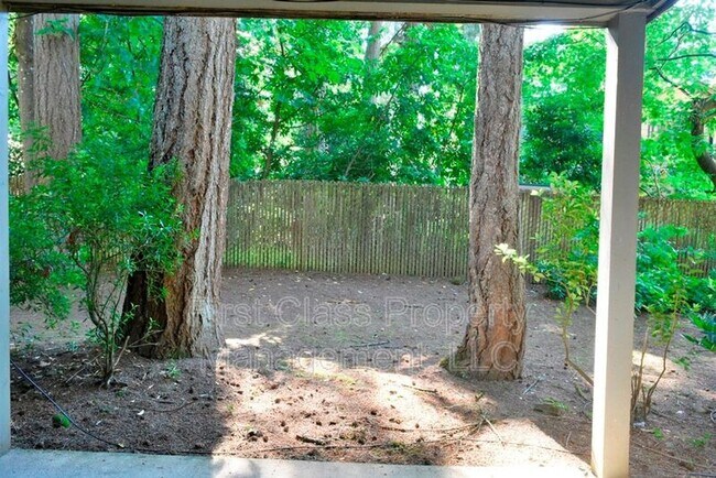 Building Photo - 4628 Oakridge Rd