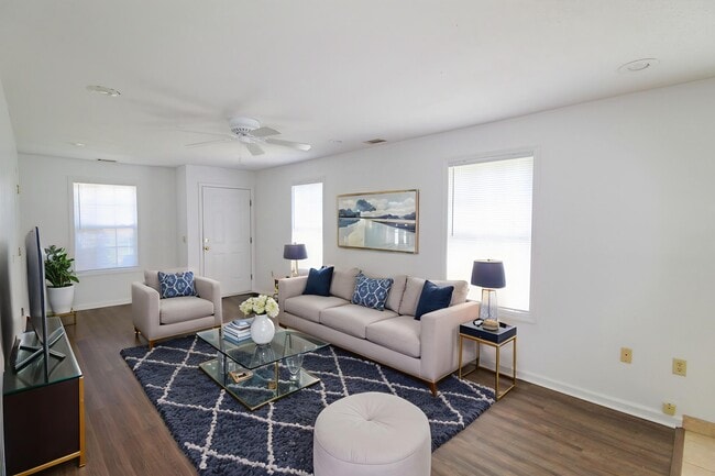 Building Photo - 824 Shaw Rd