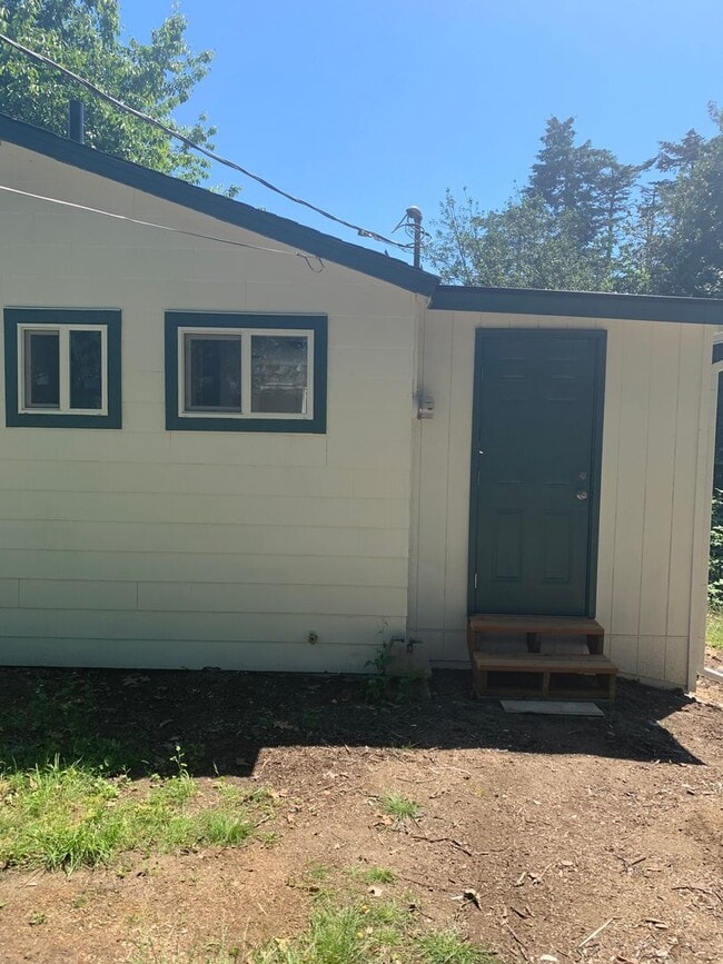 Foto del edificio - North Gate - Cozy 1 bed/ 1 bath house on quiet street with a huge back yard!