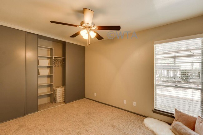 Building Photo - 2 bedroom in Universal City TX 78148