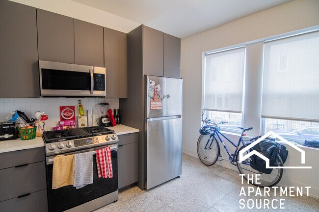 Foto del edificio - 3051 W Medill Ave