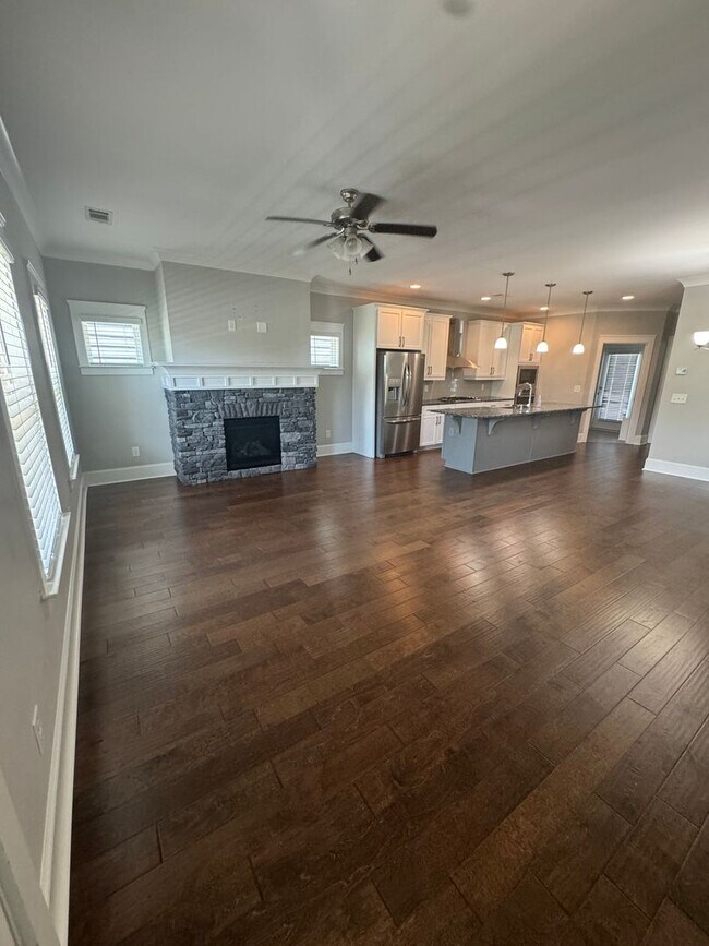 Building Photo - Desirable Orchards Rental