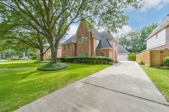 Building Photo - 1706 Galleon Oaks Dr