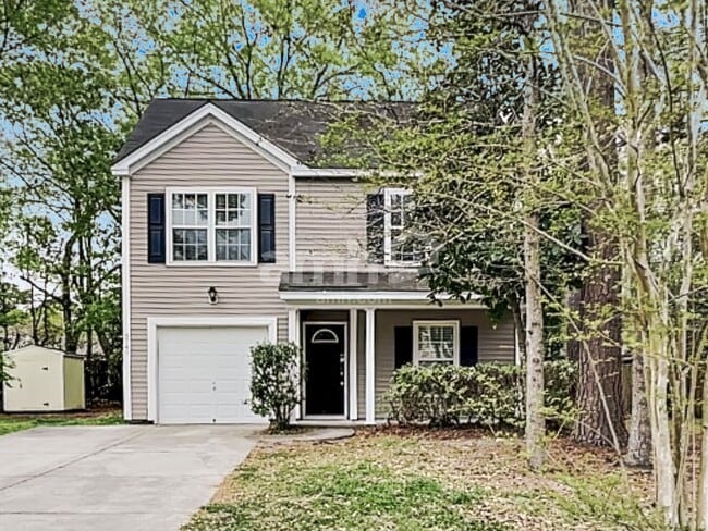 Building Photo - 8740 Red Oak Dr