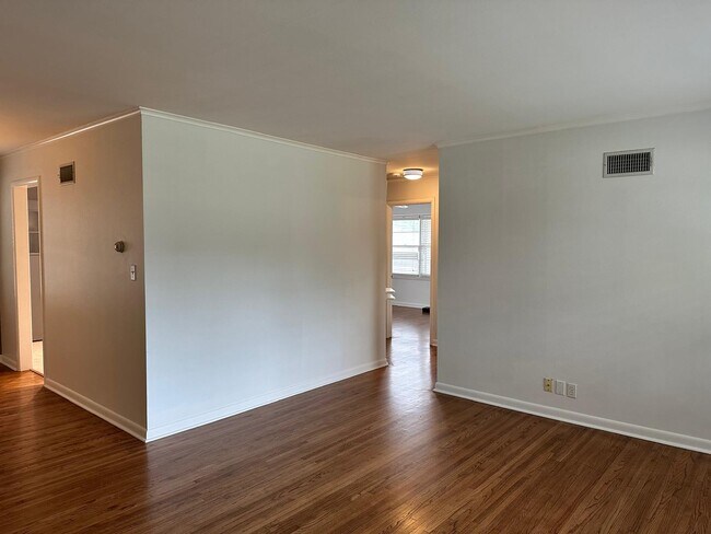 Foto del edificio - 2813 E 36th Pl