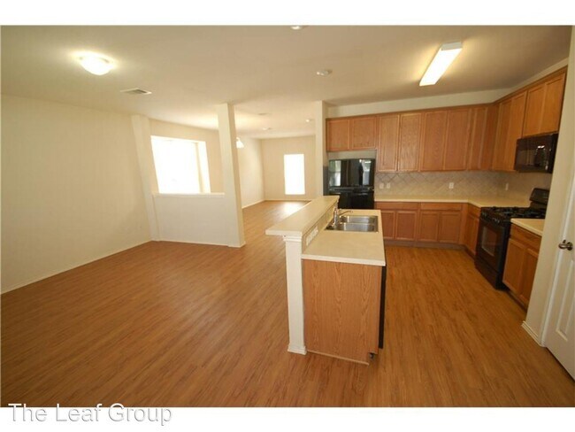 Building Photo - 3 br, 2.5 bath House - 408 Yucca House Dr