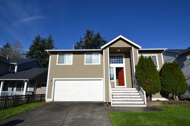 Building Photo - 16404 18th Ave E