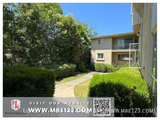 Building Photo - Stunning 2 Bed 1 Bath Apartment with Parki...