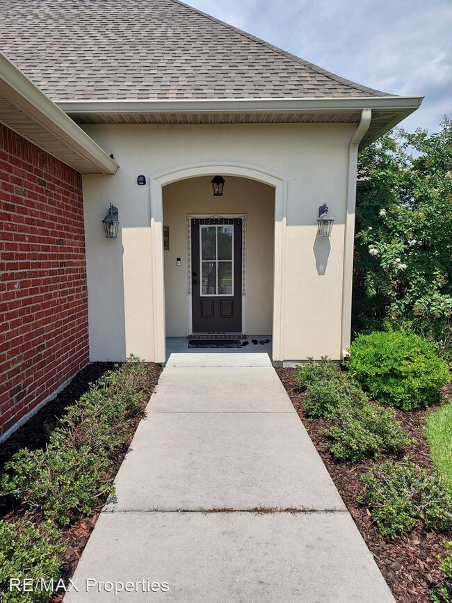Building Photo - 3 br, 2 bath House - 18328 Crows Nest Dr.