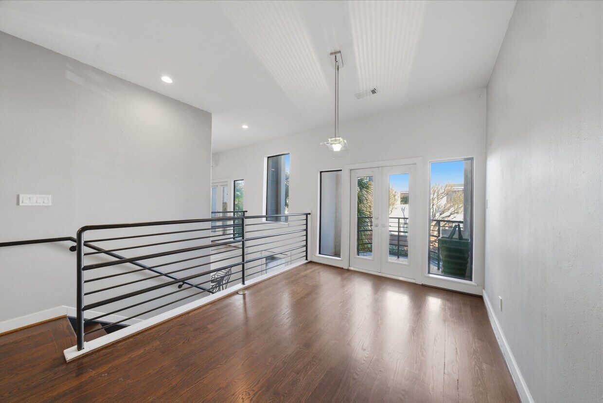 Foto del edificio - 1628 Van Buren St