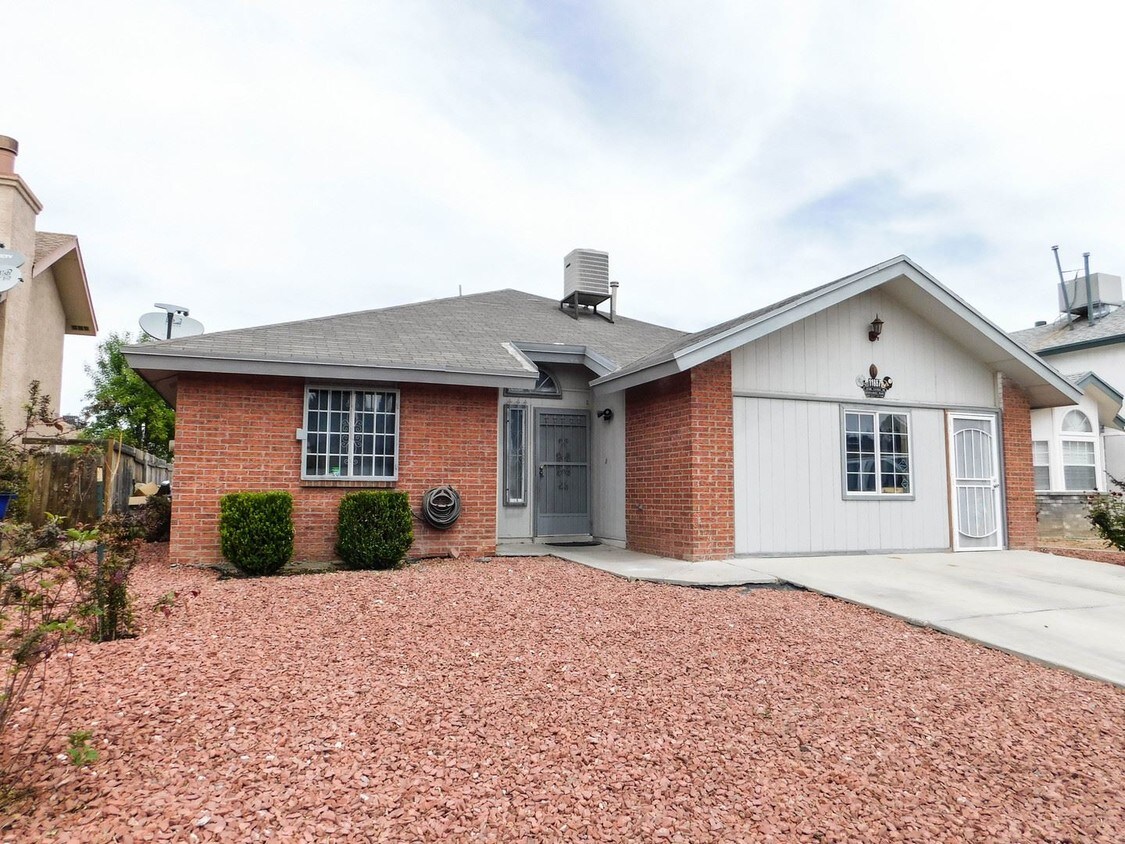 Primary Photo - 3 br, 2 bath House - 11887 Stone Castle