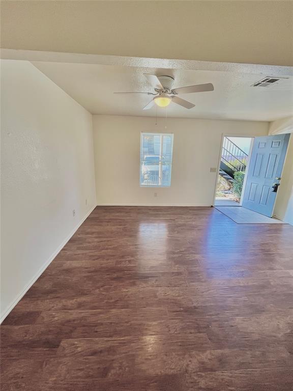 Foto del edificio - 1901 E Lindsey St