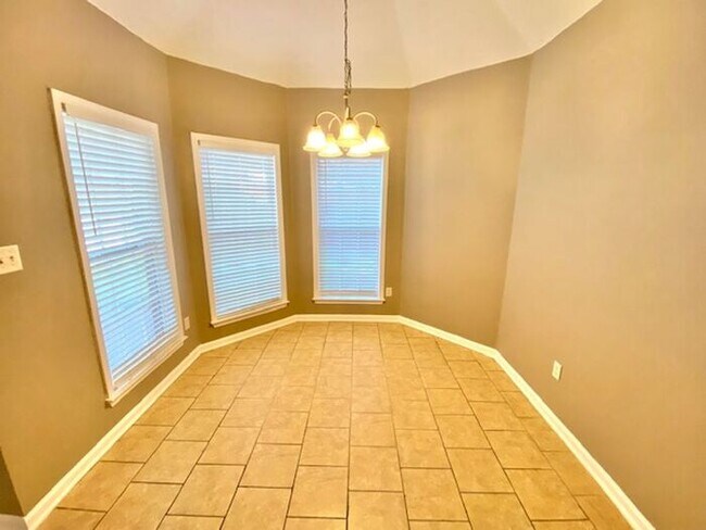 Building Photo - 3 Bedroom 2.5 bath with Loft Space Home in...