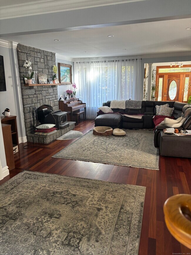 Foto del edificio - 26 Olmstead Rd