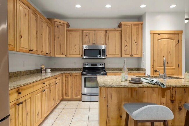 Foto del edificio - 3 Bed 2 Bath Condo!