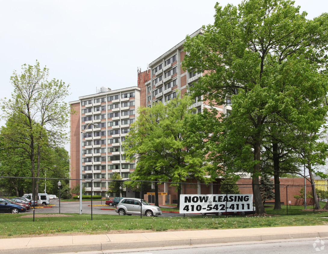 Building Photo - Weinberg Place