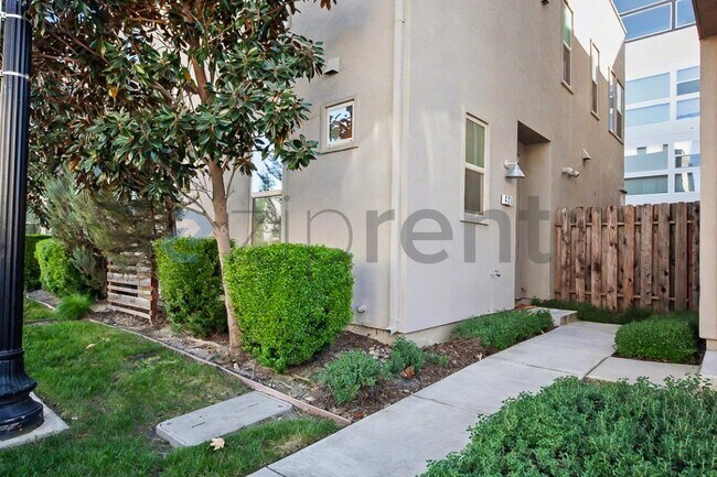 Foto del edificio - 450 Crate Ave