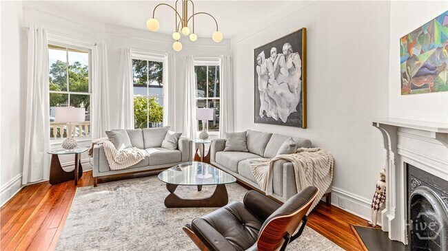 Building Photo - 319 E Anderson St