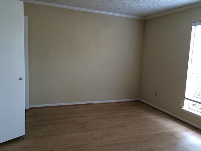 Foto del edificio - 9032 Wilcrest Dr