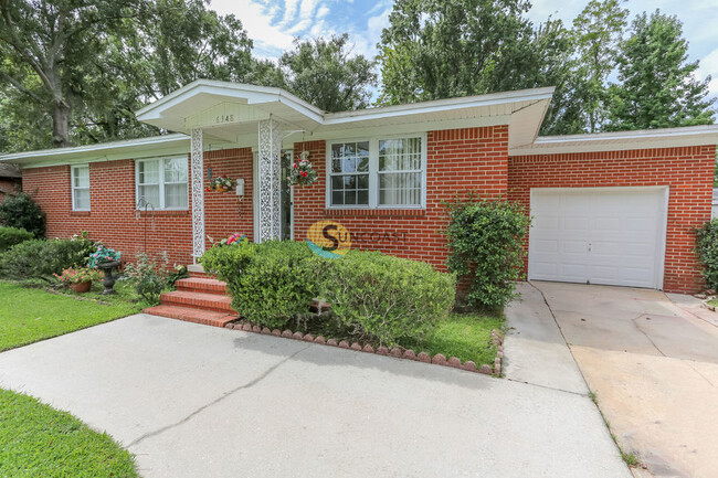 Foto del edificio - 6348 Cherry Laurel Dr