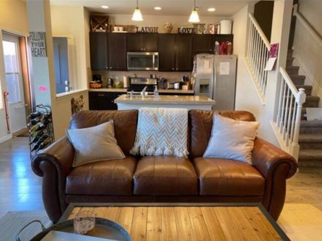 Foto del edificio - 1799 Aspen Meadows Cir