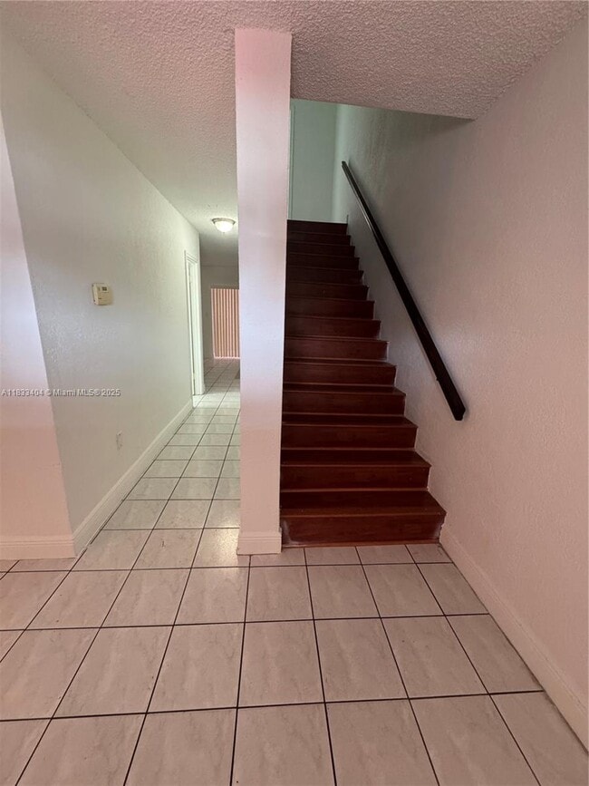 Foto del edificio - 921 W 80th Pl