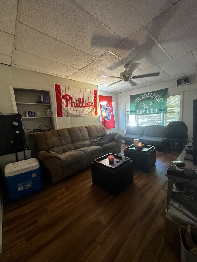 Building Photo - 324 Stewart St