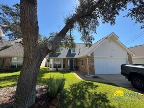 Building Photo - 489 Sandy Ridge Cir