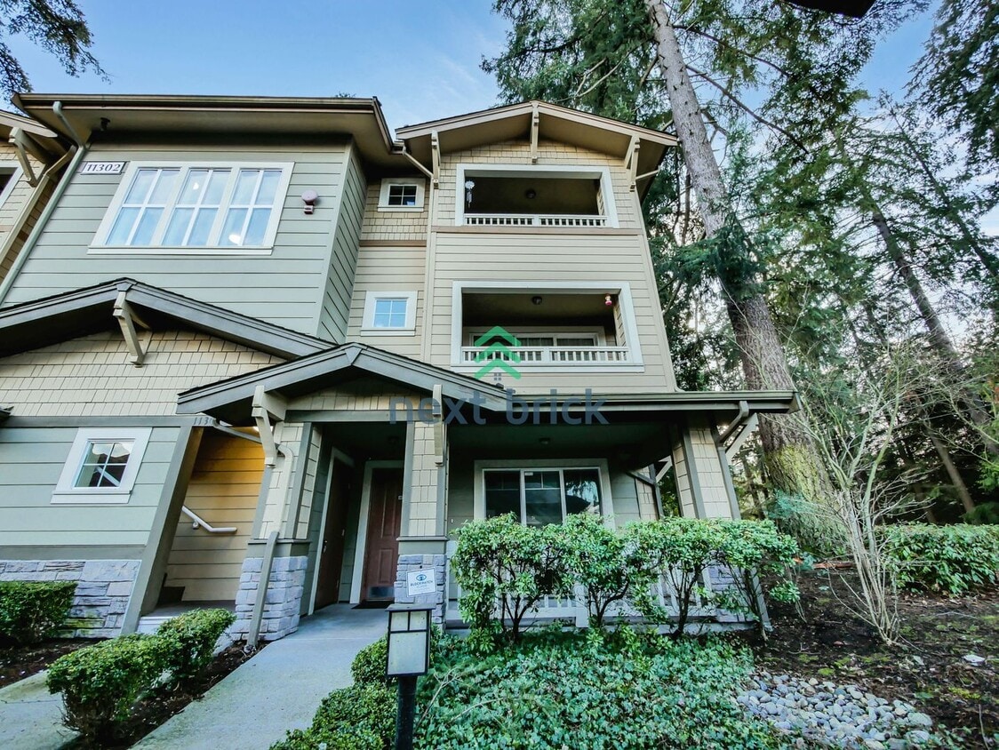 Primary Photo - Charming 2 Bedroom 2 Bathroom Near Totem L...