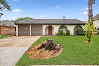 Building Photo - 16011 Hickory Knoll Dr