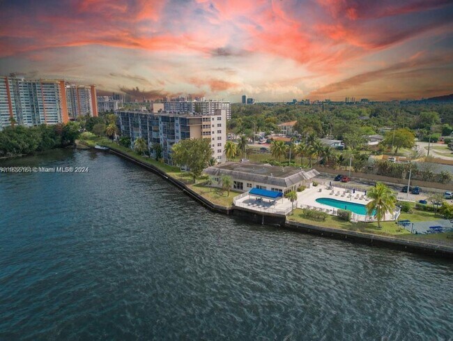 Foto del edificio - 1175 NE Miami Gardens Dr